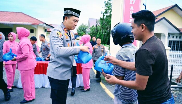 Ramadhan Penuh Rasa, Kapolres Pidie Berbagi Bersama Warga