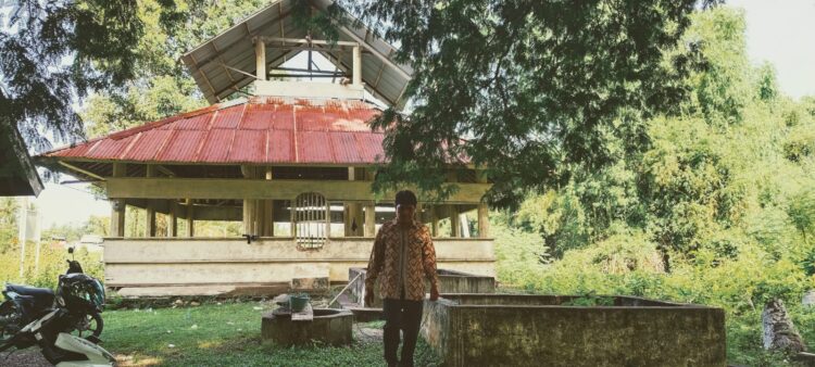 Masjid Tuha, Cerita Tua Dari Mampoih Saka