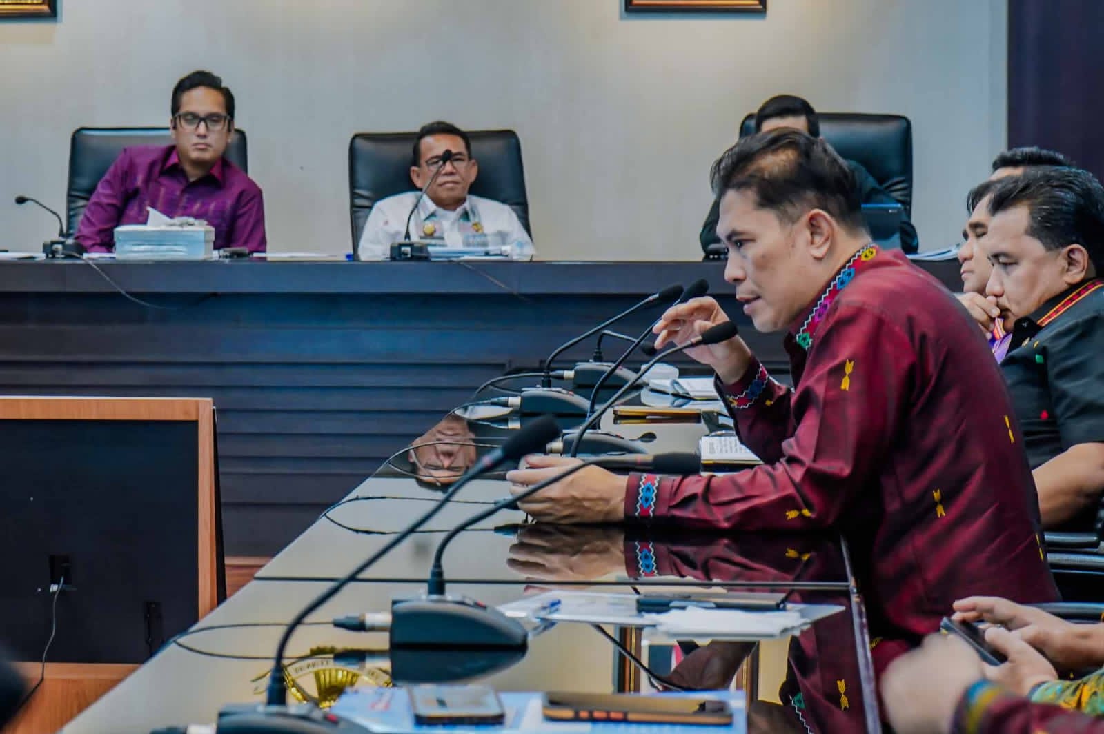 Rico Waas Dorong Digitalisasi, Layanan Ambulans Terintegrasi, Pengurusan KK Dan KTP Di Kelurahan