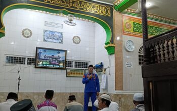 Salat Tarawih Bersama, Kasat Polairud Res Langkat Beri Wejangan Di Masjid Raya P. Brandan 