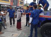 KOMBAT Deliserdang Berbagi Takjil Selama Ramadhan