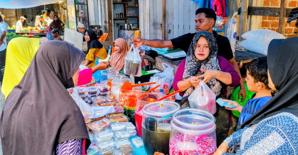 Saat Ramadhan Menggeliat, Kembang Tanjong Menguat