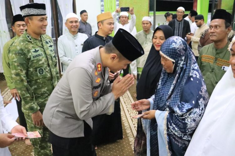 Kapolres Labuhanbatu Bersama Bupati Labura Safari Ramadhan di Masjid Syuhada