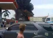 Minibus Pengangkut BBM Terbakar di SPBU Pakam Raya