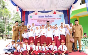 Bupati Madina Apresiasi Pemberian Beasiswa di Desa Suka Ramai