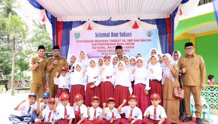 Bupati Madina Apresiasi Pemberian Beasiswa di Desa Suka Ramai