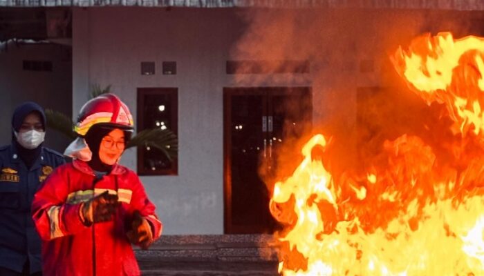 BRI BO Tanjungbalai Simulasikan Penanganan Darurat Kebakaran
