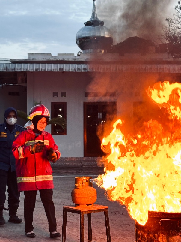 BRI BO Tanjungbalai Simulasikan Penanganan Darurat Kebakaran