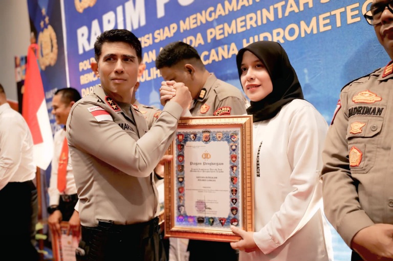 Sat Intelkam Polres Langsa Raih Penghargaan Pelayanan Prima Dari Kapolda Aceh