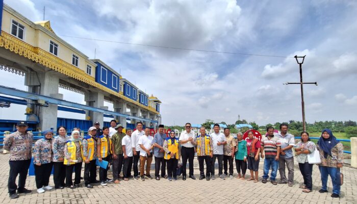 Parlindungan Purba Ajak Pejabat BBWS Sumatra II Medan, Dinas PU DS, Kades Dan Masyarakat Tinjau Bendung Irigasi Serdang