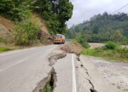 Jalan Sopotinjak-Muarasoma Rusak Parah, Masyarakat Minta Gubsu dan DPRD Turun Tangan