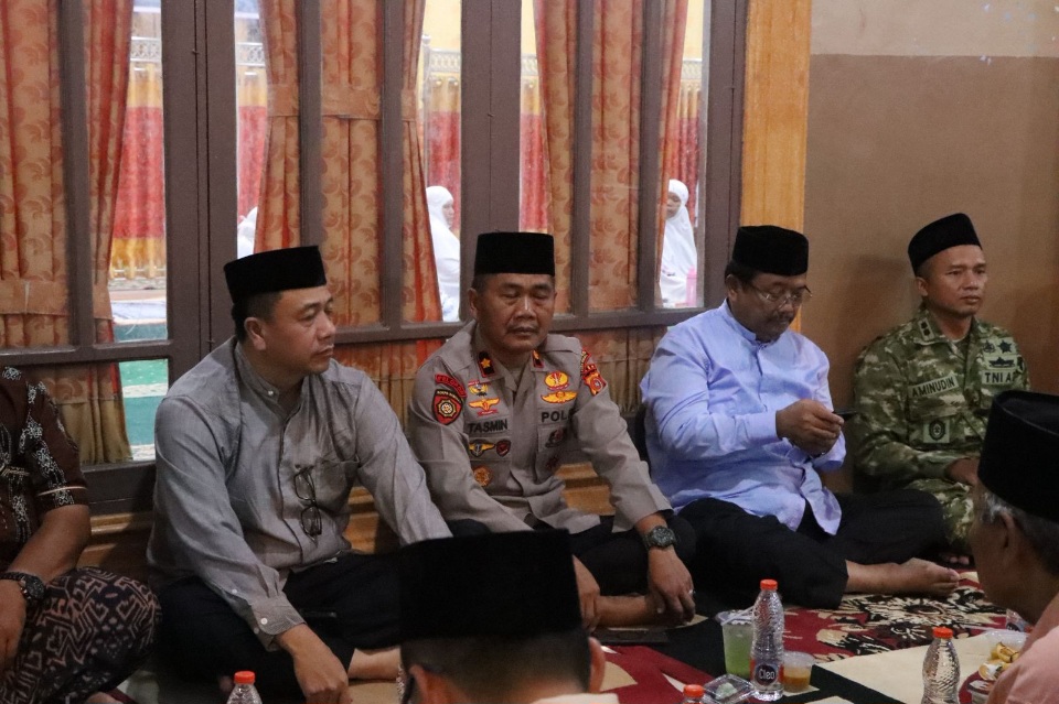 Wakapolres Aceh Singkil Sampaikan Pesan Kambtibmas Saat Safari Ramadhan