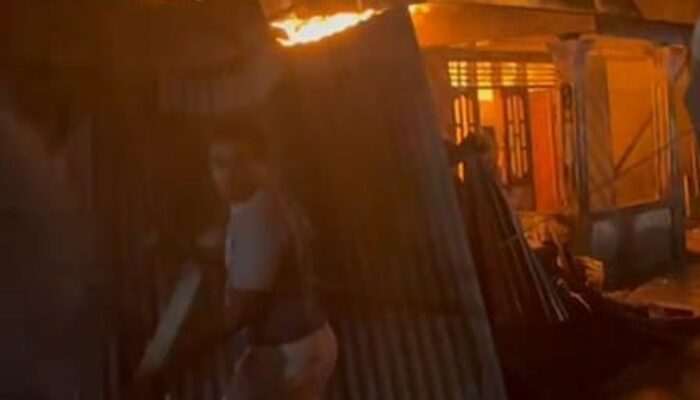 Rumah Warga Nagur Nyaris Ludes Terbakar Saat Tarawih