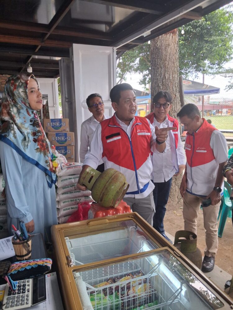 Deputi Kementerian Koperasi Bersama Komisaris Pertamina Patra Niaga Tinjau KDMP Medan Krio