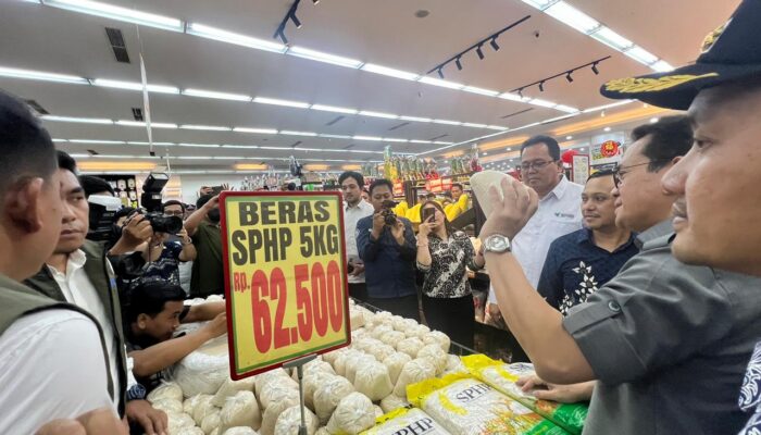 Bulog Sumut Dampingi Mendag RI Sidak Di Pasar Gambir Dan Ritel Modern