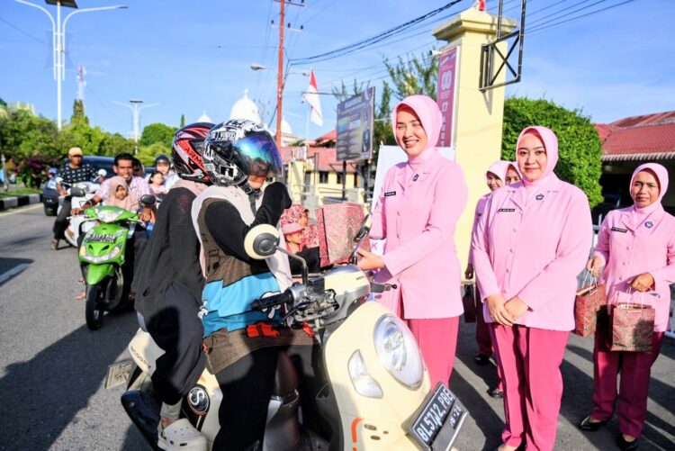 Bhayangkari Polres Pidie Berbagi, Menguatkan Simpati