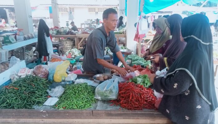Harga Bahan Pokok di Pasar Bakaran Batu Alami Penurunan Signifikan