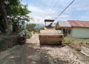 Jelang Lebaran, Pemkab Aceh Tenggara Perbaiki Jalan Berlubang
