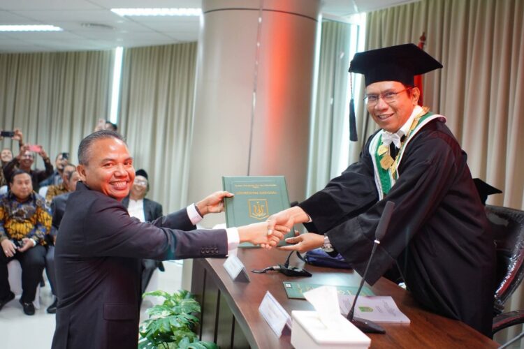 Ketua Umum DPP Prabowo Mania-08, Akhmad Gojali Harahap Raih Gelar Doktor Bidang Ilmu Politik