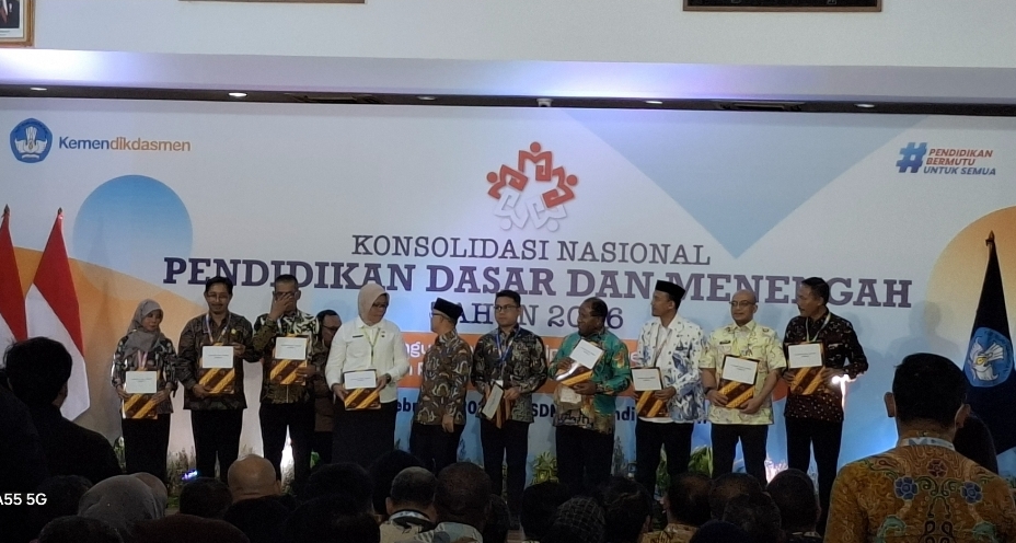 Gotong Royong dan Revitalisasi Sekolah Percepat Pemulihan Pendidikan Pascabencana