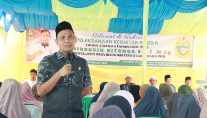 Warga Desa Sihopur Serahkan Aspirasi Pembangunan Ke Muniruddin Ritonga