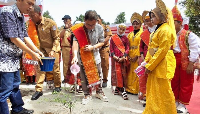 Sofyan Tan Resmikan Revitalisasi SD Negeri Kelambir V