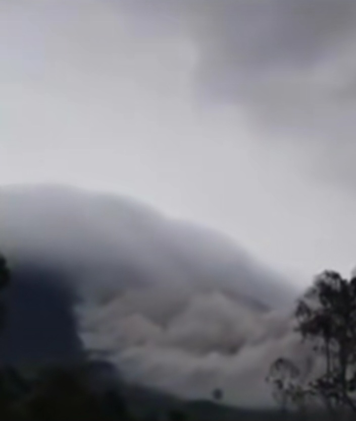 Gunung Semeru Kembali Meletus