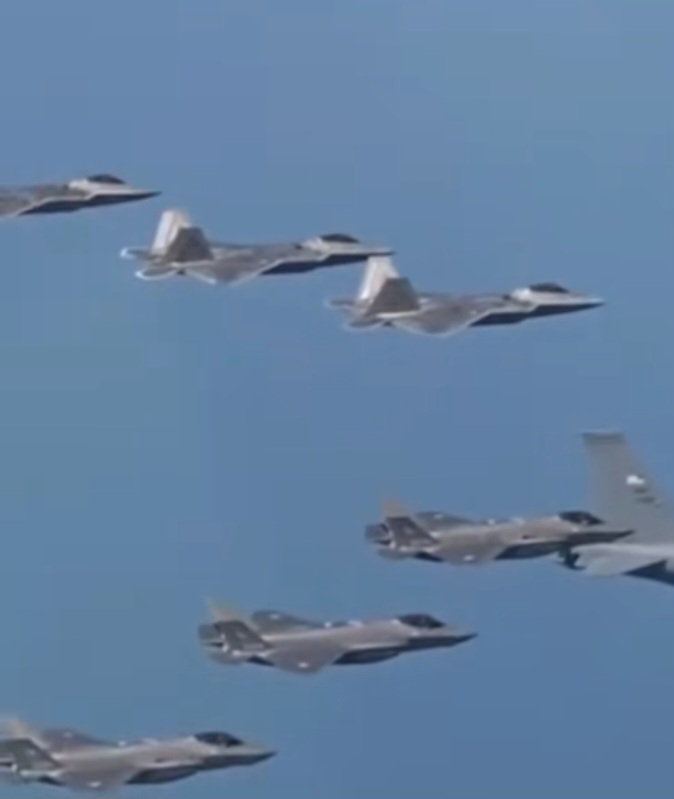 Sinyal Perang AS-Iran Menguat, 12 Jet Tempur F-22 Tiba di Israel