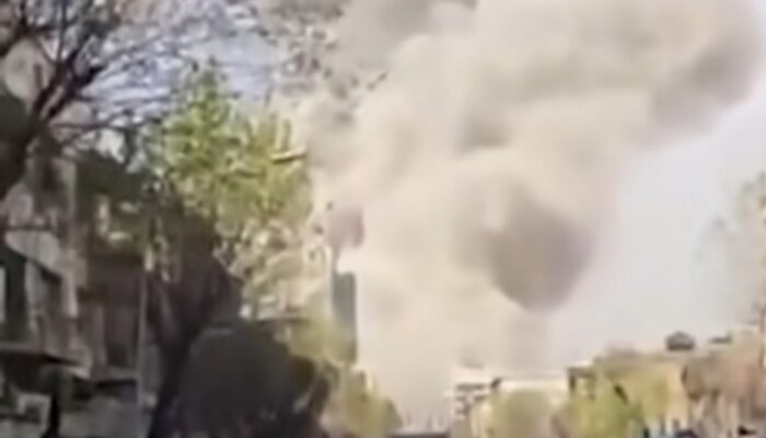 Israel Mulai Nyerang, Iran Tutup Wilayah Udaranya