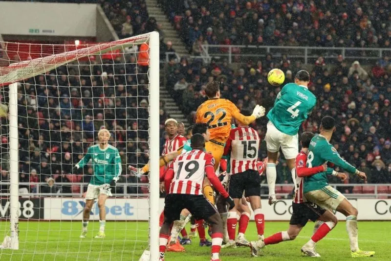 Gol Virgil van Dijk Menangkan Liverpool Atas Sunderland