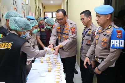 Pastikan Internal Bersih Narkoba, Kapolda Sumut Dan Seluruh PJU Tes Urine