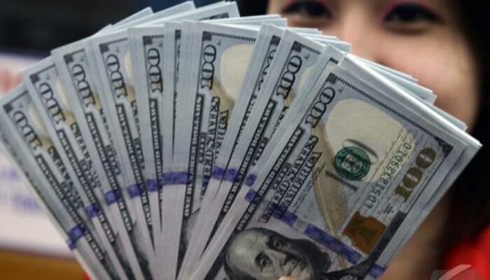 Lonjakan Harga Minyak Dunia Geser Minat Investor Dari Emas Ke Dolar AS