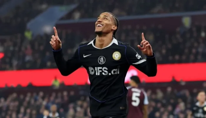 Joao Pedro Hatrik, Chelsea Hajar Aston Villa 4-1