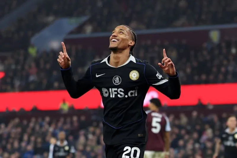 Joao Pedro Hatrik, Chelsea Hajar Aston Villa 4-1