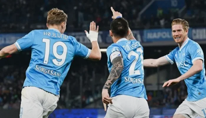 Napoli Kalahkan Lecce, Juventus Menang Tipis