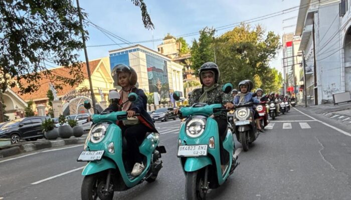Hijabers Serenity Ride Warnai Kebersamaan Pecinta Scoopy