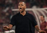 Kluivert Direkrut Timnas Suriname