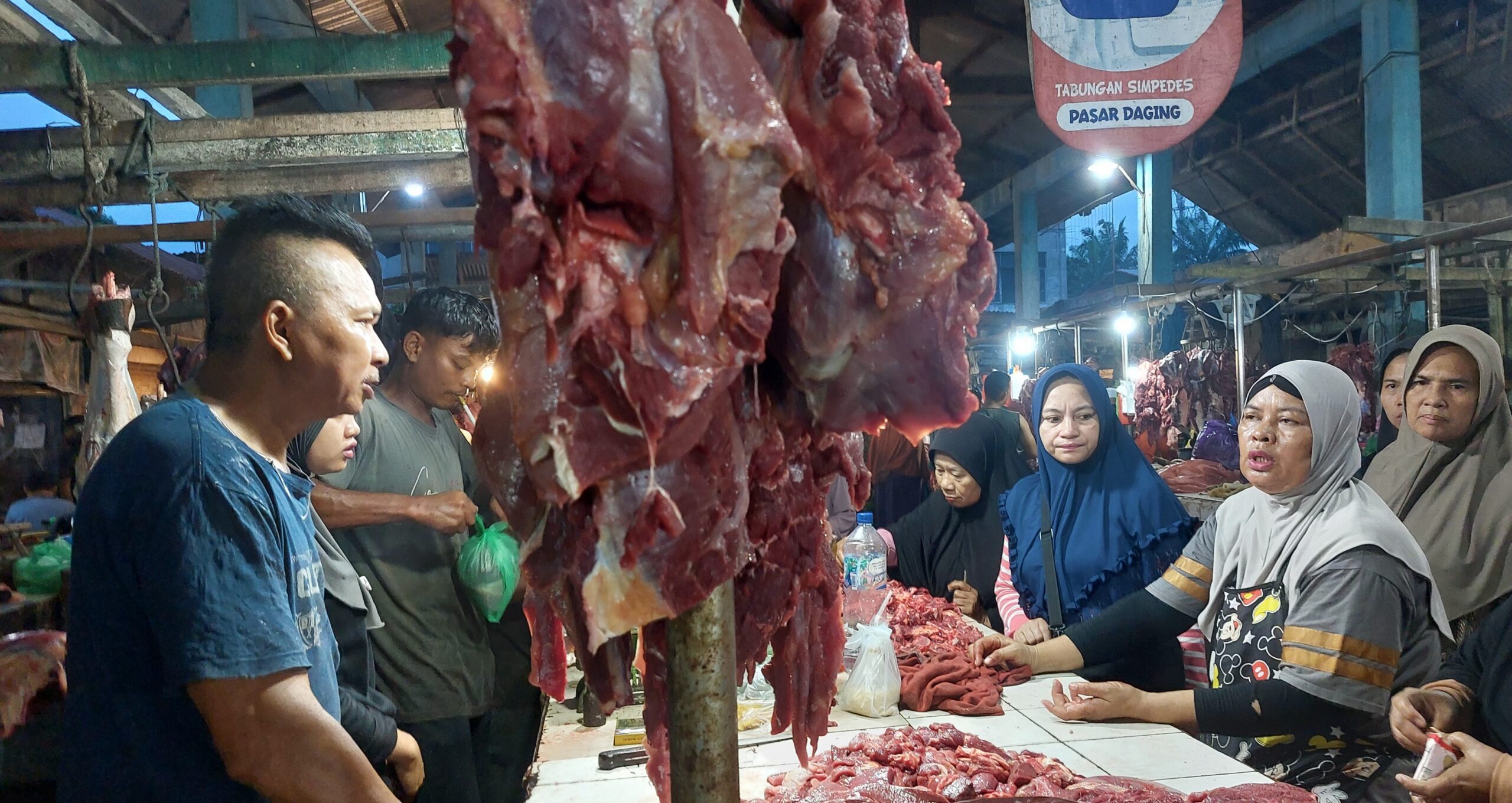 Harga Daging Ayam Turun, Daging Sapi Stabil Jelang Lebaran