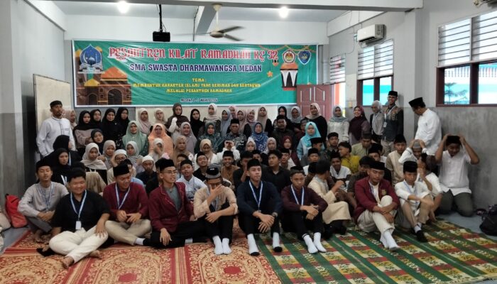 Pesantren Kilat SMA Dharmawangsa  Tekankan Kejujuran Dan Peningkatan Ibadah