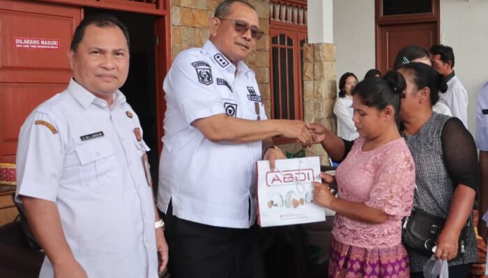 58 Lansia Dan Disabilitas Dairi Terima Bantuan Sosial