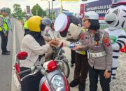 Sat Lantas Simalungun Bagikan Takjil Dan Bingkisan Jelang Buka Puasa