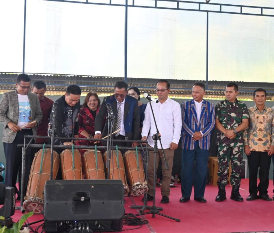 Bupati Humbahas Resmikan Takkas Kopi Dan Sport Center Di Lintongnihuta