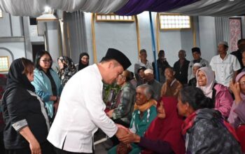 Bupati Humbahas Buka Puasa Bersama Warga Desa Sihite II