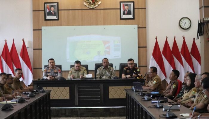 Bupati Pakpak Bharat Pimpin Rakor Antisipasi Kenaikan Harga Kebutuhan Pokok Jelang Idul Fitri