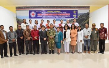 Bupati Humbang Hasundutan Hadiri Capping Day STIKes Kesehatan Baru Doloksanggul
