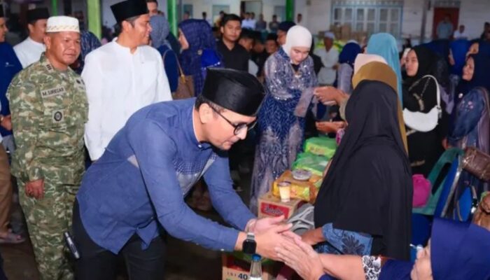 Bupati Fery Tutup Safari Ramadhan Di Sungai Kanan