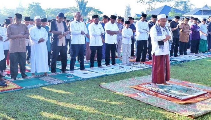 Pertama Kalinya, Shalat Idul Fitri Digelar Di Halaman Kantor Bupati Simalungun