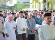 Wabup Dairi Sholat Idul Fitri Bareng Masyarakat Di Masjid Agung Sidikalang