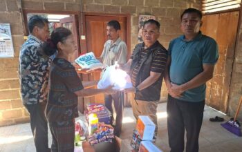 Pemkab Humbahas Bantu Korban Rumah Tertimpa Pohon Di Dua Kecamatan