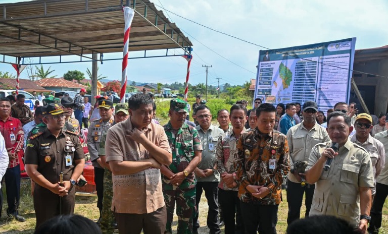 Mendagri Apresiasi Bupati Humbahas, Bersama Menteri PKP Tinjau Program BSPS